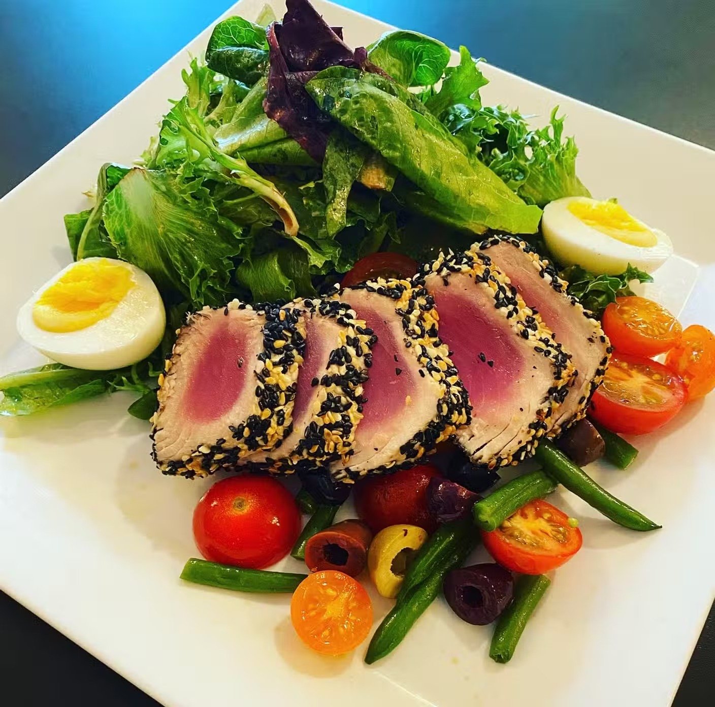 Ahi tuna niçoise